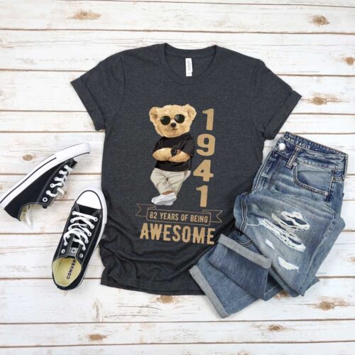 Tricou Personalizat 82 years of being awesome