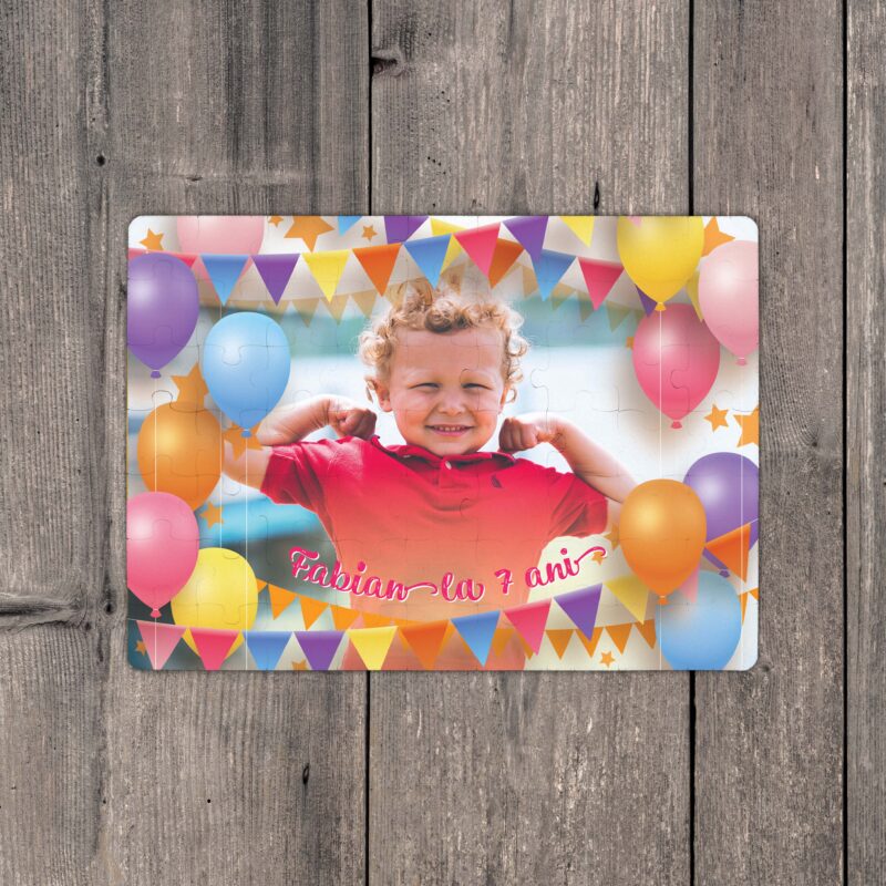 Puzzle Personalizat Magnetic - 63 de piese, 13x18 cm, o poza cu ornamente onomastice si text, PZ040
